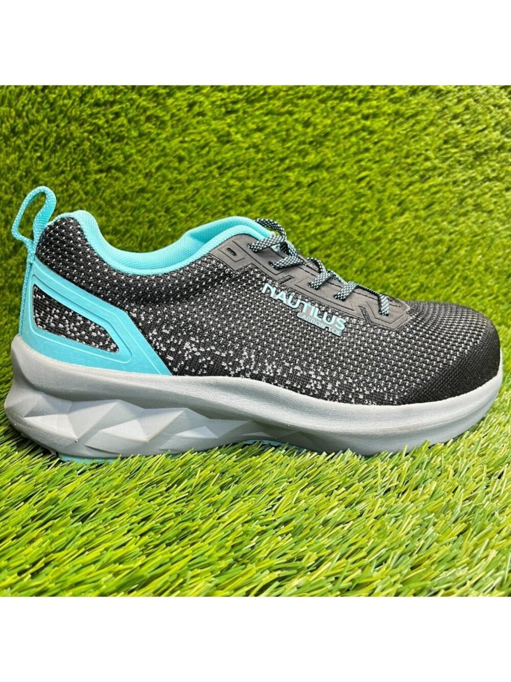 Nautilus Springwater Womens Size 8D Black Blue Composite Toe Safety Work Shoes